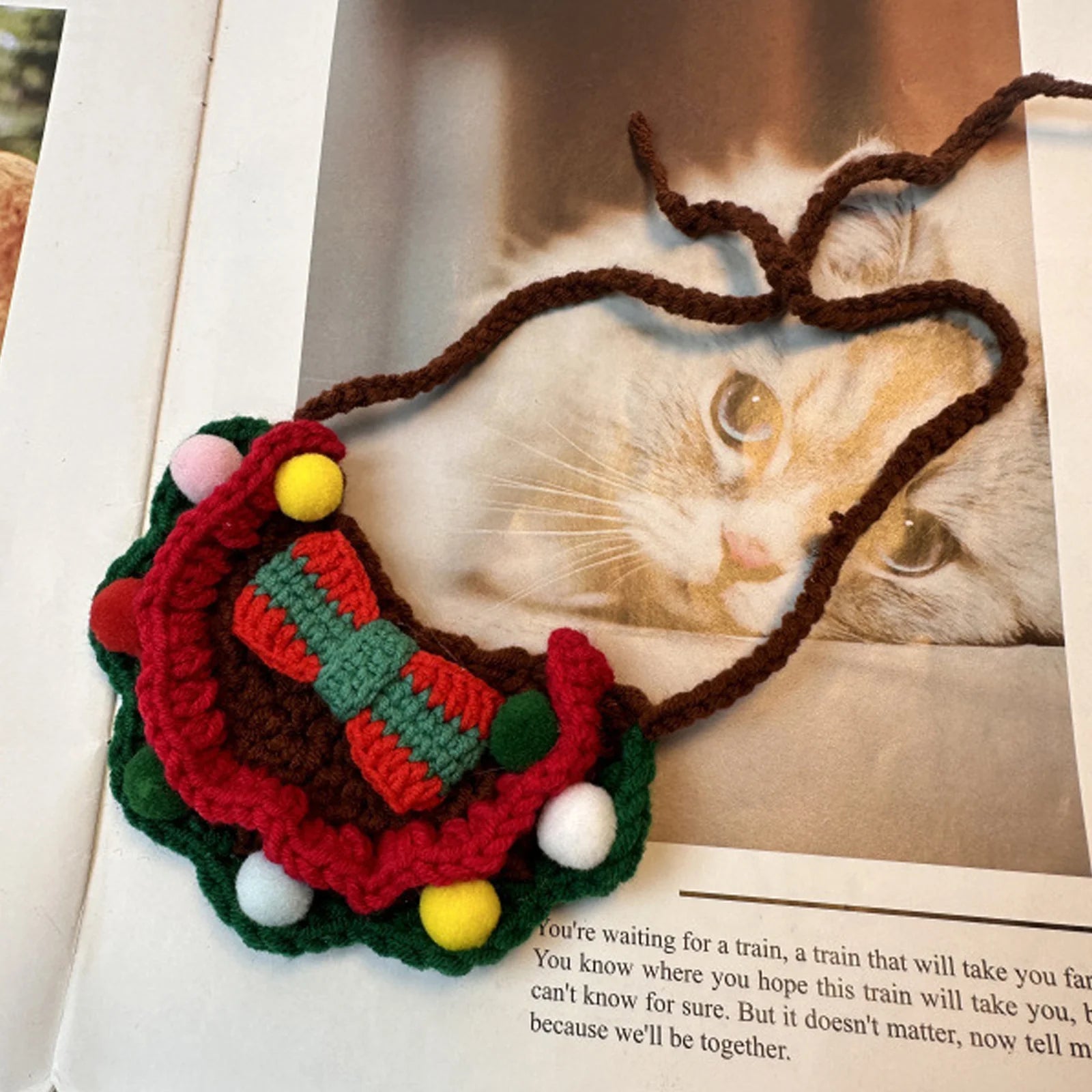 Astraltail Adorable Christmas Cat Bib – Perfect for Your Feline’s Holiday Look